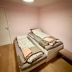 Spacious And Modern Townhouse With Parking, 3 Bedrooms Берген