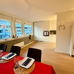 Spacious And Modern Townhouse With Parking, 3 Bedrooms דירה ברגן