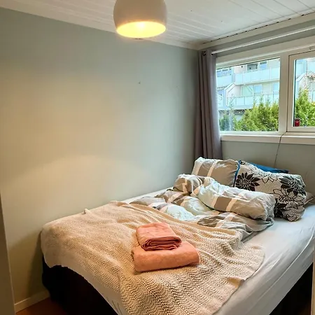 Spacious And Modern Townhouse With Parking, 3 Bedrooms Apartamento Bergen