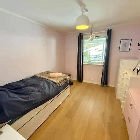 Appartement Spacious And Modern Townhouse With Parking, 3 Bedrooms