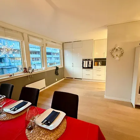 Spacious And Modern Townhouse With Parking, 3 Bedrooms Διαμέρισμα Μπέργκεν