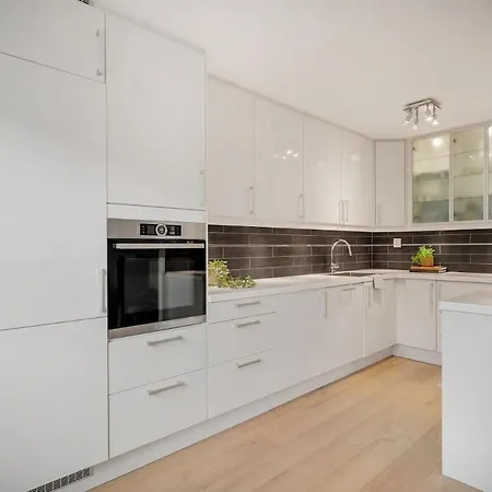 Appartamento Spacious And Modern Townhouse With Parking, 3 Bedrooms *