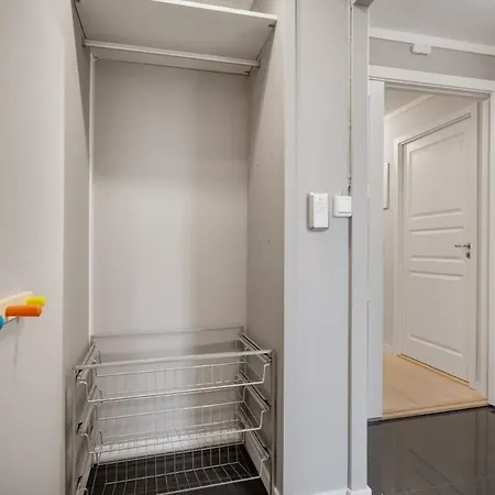 Spacious And Modern Townhouse With Parking, 3 Bedrooms ベルゲン