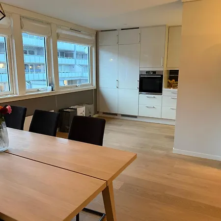 Spacious And Modern Townhouse With Parking, 3 Bedrooms Apartamento *