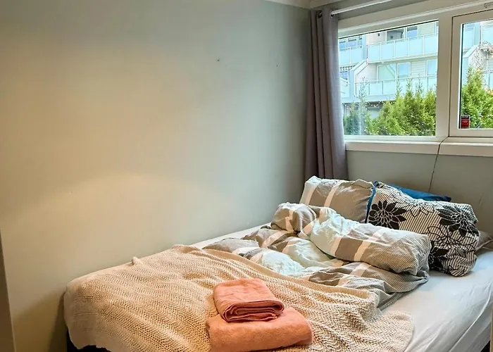 Spacious And Modern Townhouse With Parking, 3 Bedrooms Lejlighed Bergen