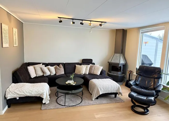 アパート Spacious And Modern Townhouse With Parking, 3 Bedrooms ベルゲン