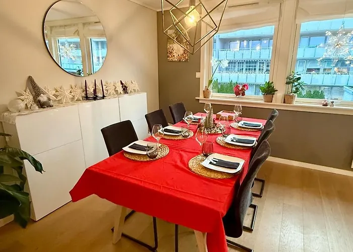 Spacious And Modern Townhouse With Parking, 3 Bedrooms Lejlighed Bergen