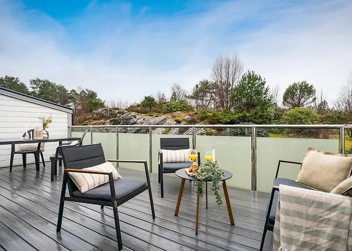 Spacious And Modern Townhouse With Parking, 3 Bedrooms Appartement