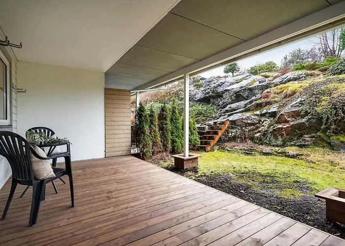 Spacious And Modern Townhouse With Parking, 3 Bedrooms Appartement *
