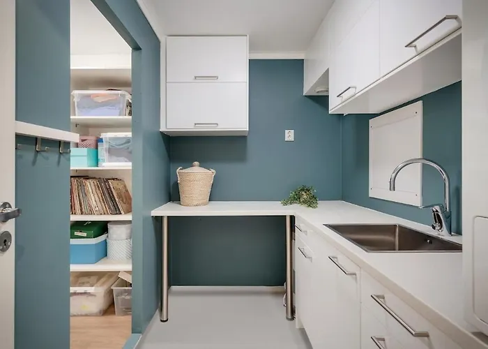 Spacious And Modern Townhouse With Parking, 3 Bedrooms Appartement *